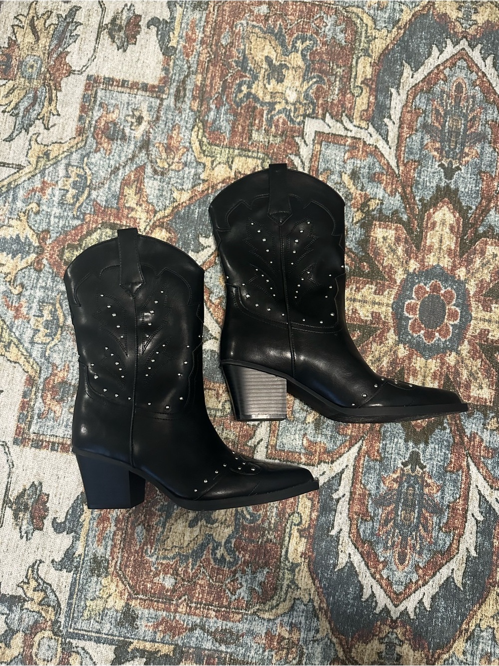 Black Cowgirl boots size 7.5